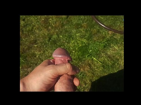 ❤️ ګرم hottie خپل ګلابي بلی fucked او د اوړي په باغ کې د squirt سره cums ترلاسه کوي ☑  په ps.robosexshop.ru